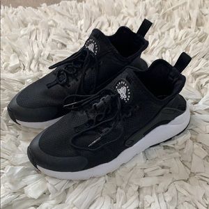 Woman’s Nike Air Huarache running sneakers